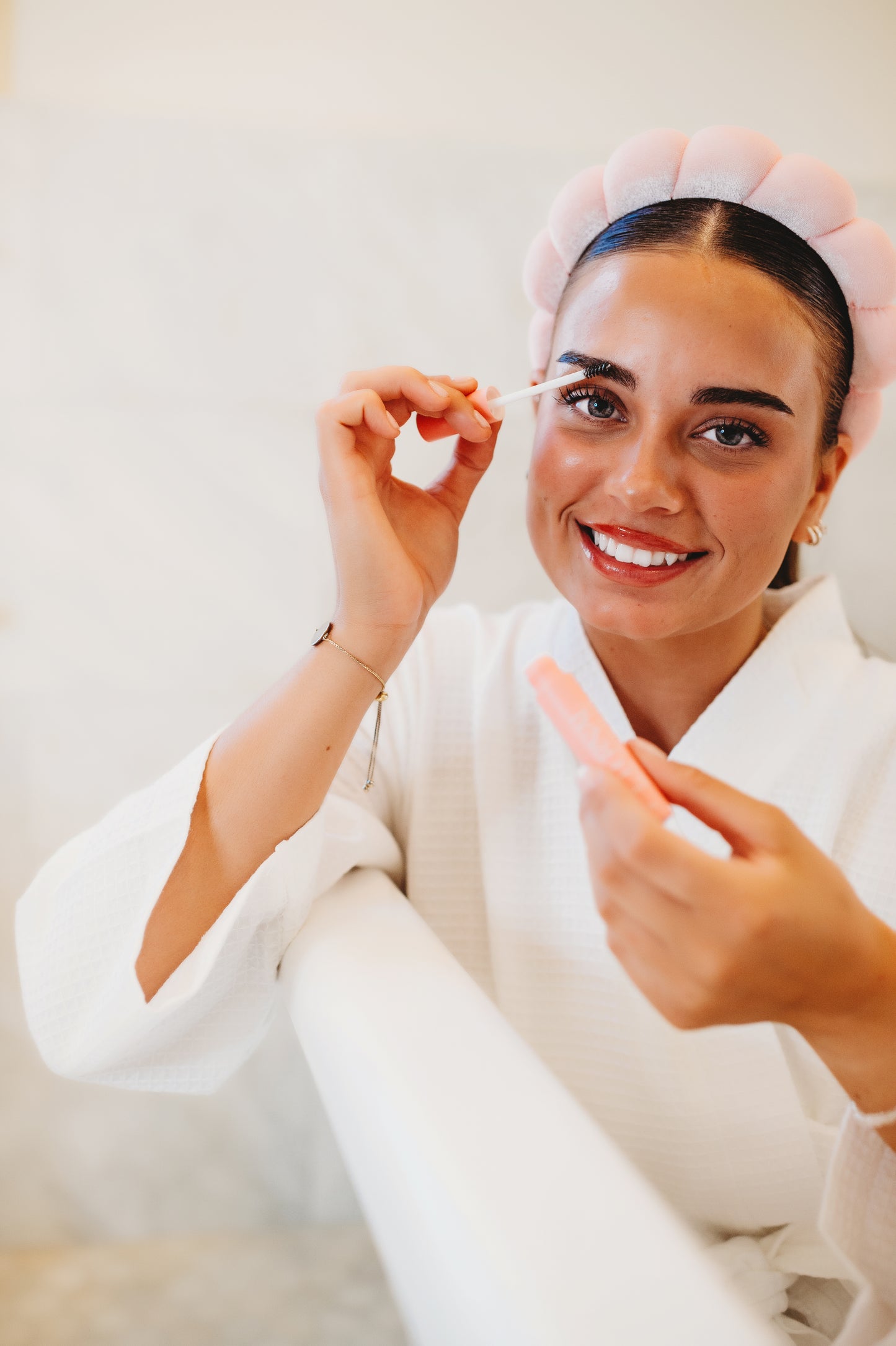 EYEBROW GROWTH GEL