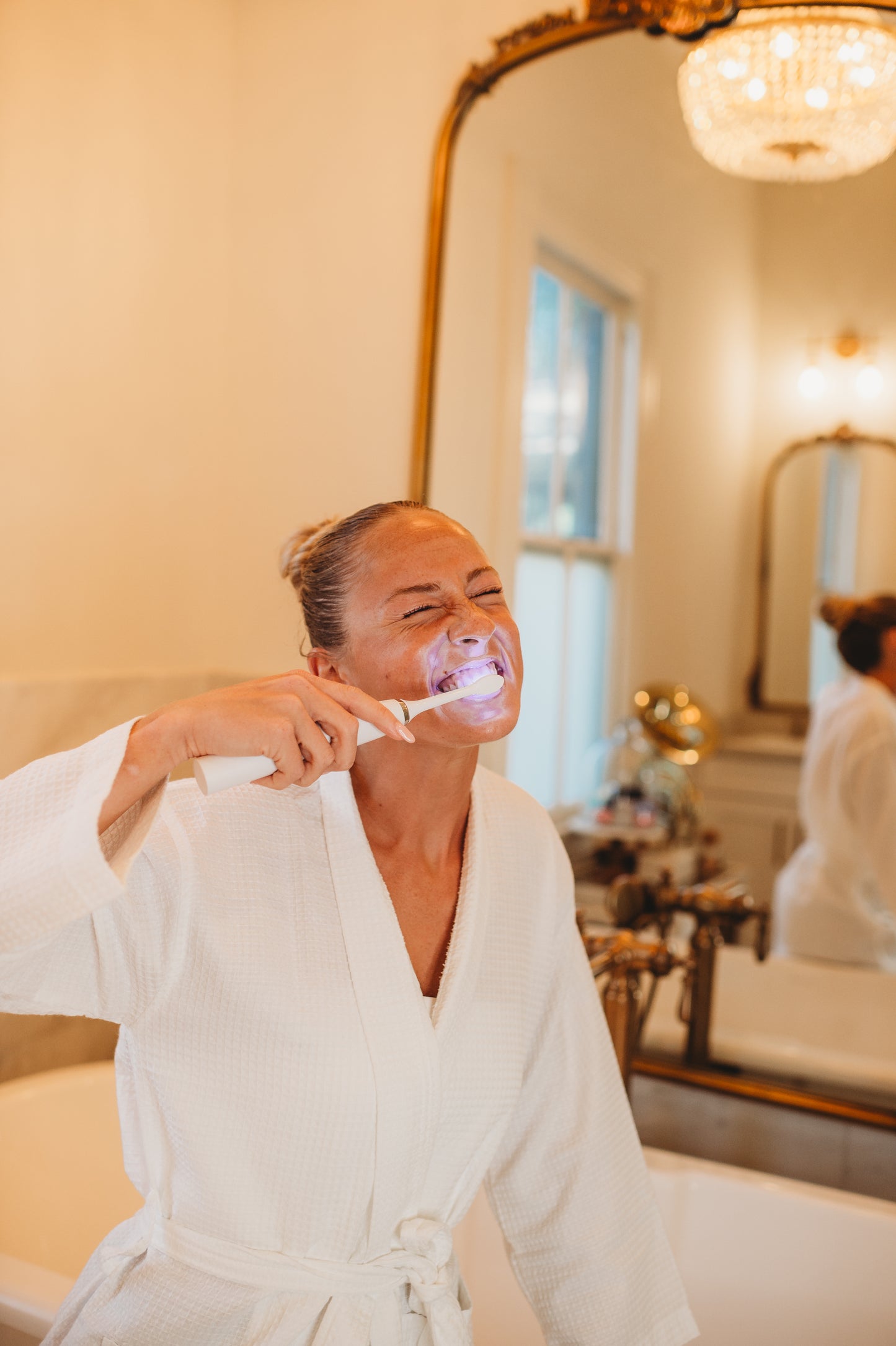 Free Whitening Bubble Mint Toothpaste